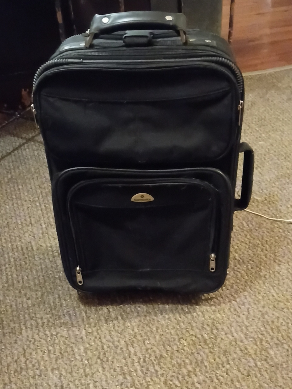 Vintage Samsonite Black Men's Compact Travel Suitcase With Wheels